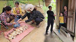 Because the house was too old, Hoang asked Duyen about selling the house and building a new one.