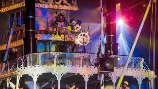 Fantasmic show at Disneyland and mickeys mix magic and fireworks