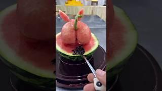 Unbelievable! This Artist Carves a Realistic Pig from a Watermelon! 