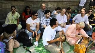 Shri Ram Ramya Prabhu kirtan in NYC union square on jun 30 212