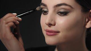 How to Make a Smoky Eye Makeup Look with the FALL-WINTER 2019 COLLECTION – CHANEL Makeup Tutorials