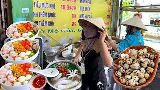 Amazing Delicious ! MOST Bustling Street Food Stalls in Saigon, Noodles and Fresh Squid