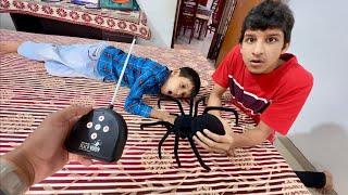 Fake SPIDER Prank  Kunali Dar Gaya