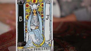 How to Read the High Priestess Card | Tarot Cards