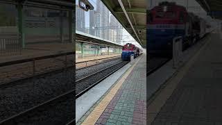 디젤기관차 견인 10량 무궁화호(군용열차)