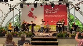 Mark Kovnatskiy plays his music at the Yiddish Summer Weimar 2021 opening concert.