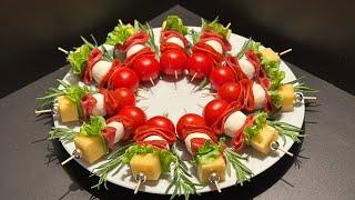 Christmas APPETIZER PLATE for your guests! A beautiful way to serve appetizers for the holiday!