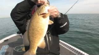 Drop Shotting Giant Smallies -Dave Mercer's Facts of Fishing