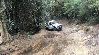 75 series Landcruiser offroad. Rear Lokka diff.