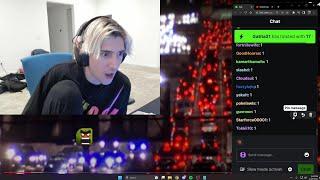 xQc reacts to his KICK chat having no delay