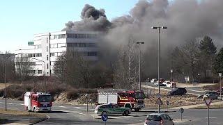 TVO-NEWSALARM: Erste Aufnahmen aus Selb: Großfeuer nach Explosion auf einem Firmengelände