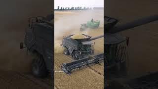 Fendt Ideal 10T and 1 Claas Lexion 770