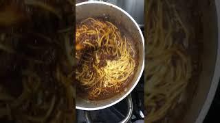 Spaghetti with chilli crane