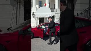 Трамп купил себе Tesla, чтобы поддержать Маска #сша #трамп #маск #илонмаск #тесла