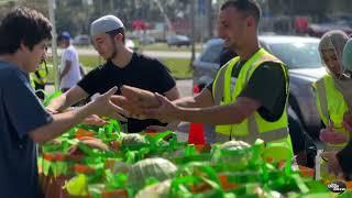 Muslims give out Food, Medical Care Non-Muslims AMAZED (TheDeenCenter)