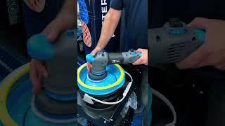 So reinigst Du Pads mit der Poliermaschine in der Hand: Lake Country Pad Washer 4000