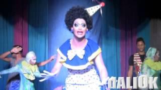 ANGELINA BEE is | BIANCA DEL RIO | in | RPDR • tHE REUNItED tRIBUtE | HD