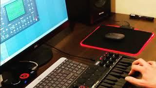 Akai MPK mini MK3 - playing Still Dre