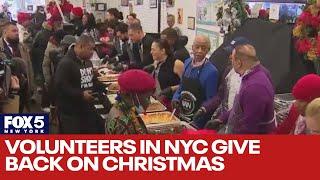 Volunteers in NYC give back on Christmas