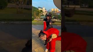 Money Heist vs Police 103 #moneyheist #parkour #police #escape #shorts #goguys