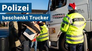 Weihnachten auf der Autobahn: Polizei beschenkt LKW-Fahrer auf der A4