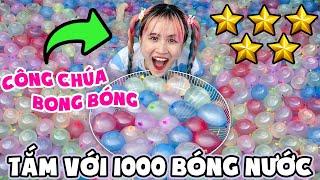 Tắm Với 1000 Quả Bóng Nước Trong Bể Bơi | Pool With 1000 Balloons - Vê Vê Channel