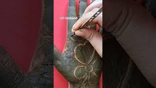 Easy & simple mehndi design #shorts #uhmehandi #youtubeshorts